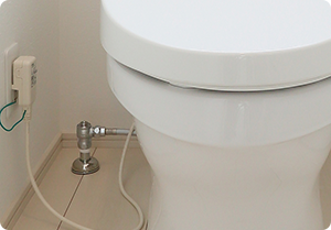 トイレのパイプ（配管）の水漏れ修理